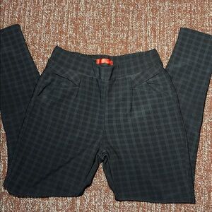 Black plaid tapered leg trousers women’s small pullon stretch plaid pants office